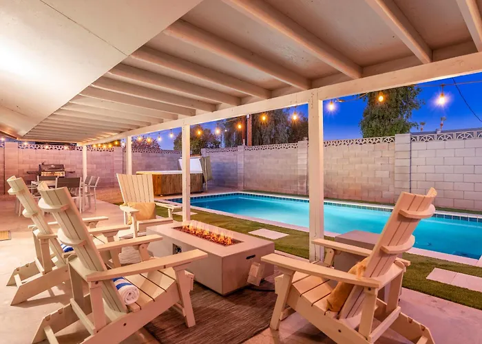 Oldtown Paradisewalking Distanceputting Greenmovieprojectorhottub Holiday home Scottsdale