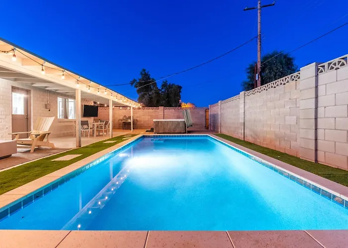 Oldtown Paradisewalking Distanceputting Greenmovieprojectorhottub *