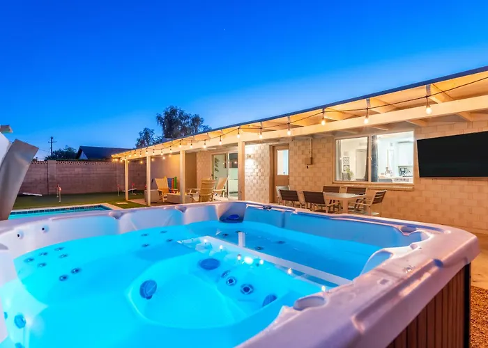 Oldtown Paradisewalking Distanceputting Greenmovieprojectorhottub