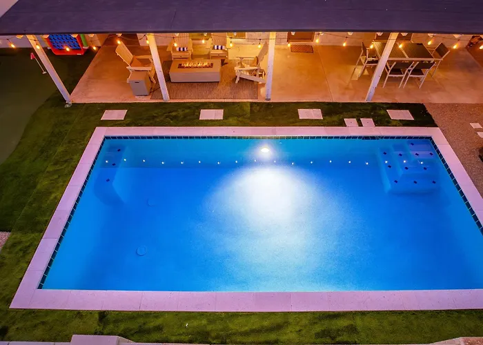 Holiday home Oldtown Paradisewalking Distanceputting Greenmovieprojectorhottub *