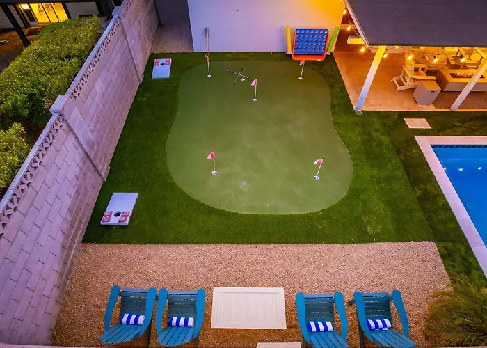 Oldtown Paradisewalking Distanceputting Greenmovieprojectorhottub Holiday home